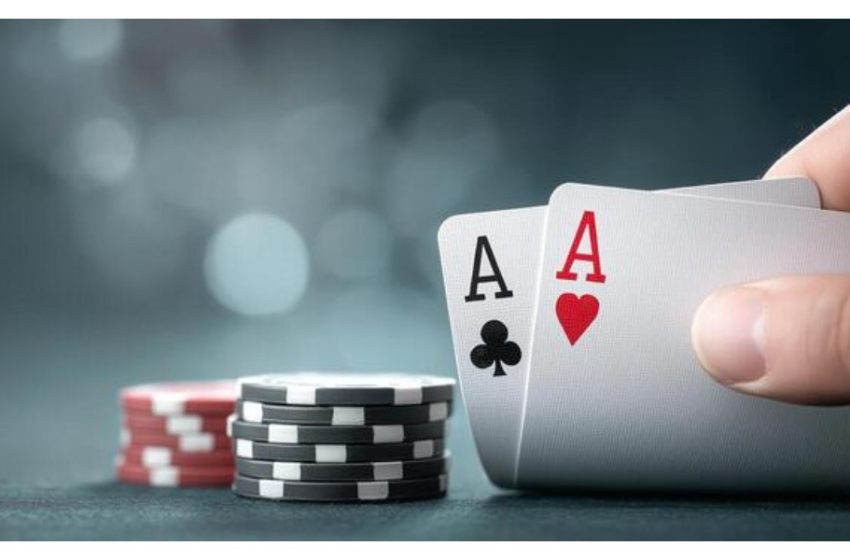 What does the cut card position indicate during baccarat shoe cycles?