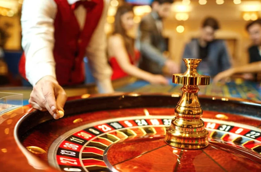  How do split bet options vary across online casino blackjack?